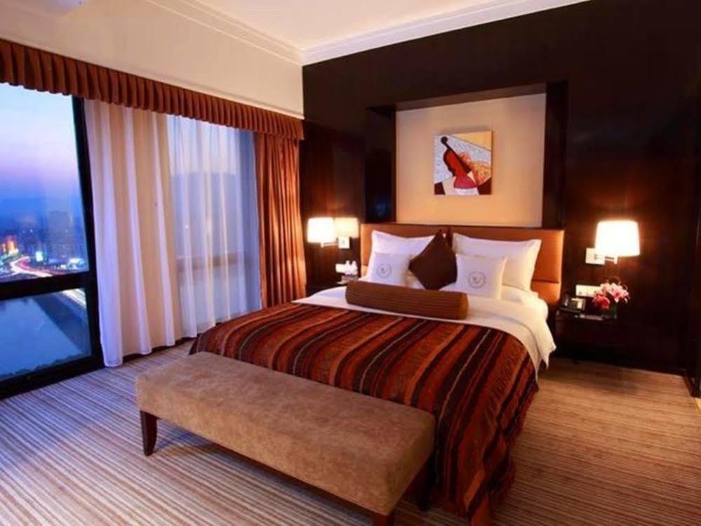 Heyuan Great International Hotel Exterior photo